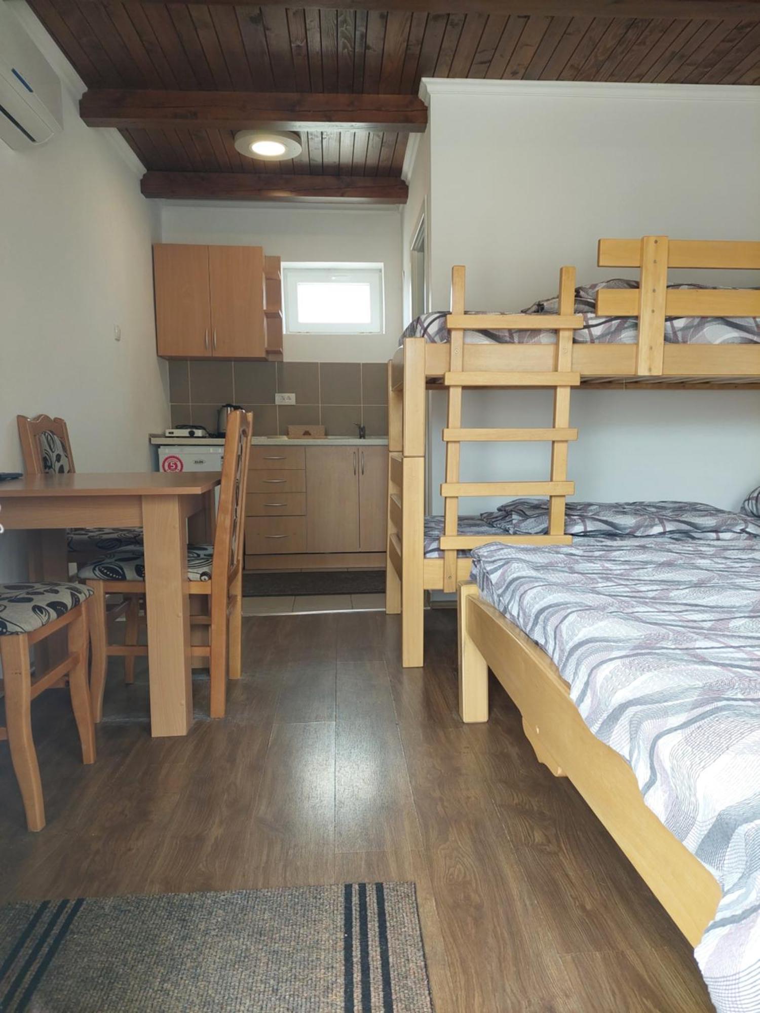 Apartment M&M Pacir 外观 照片
